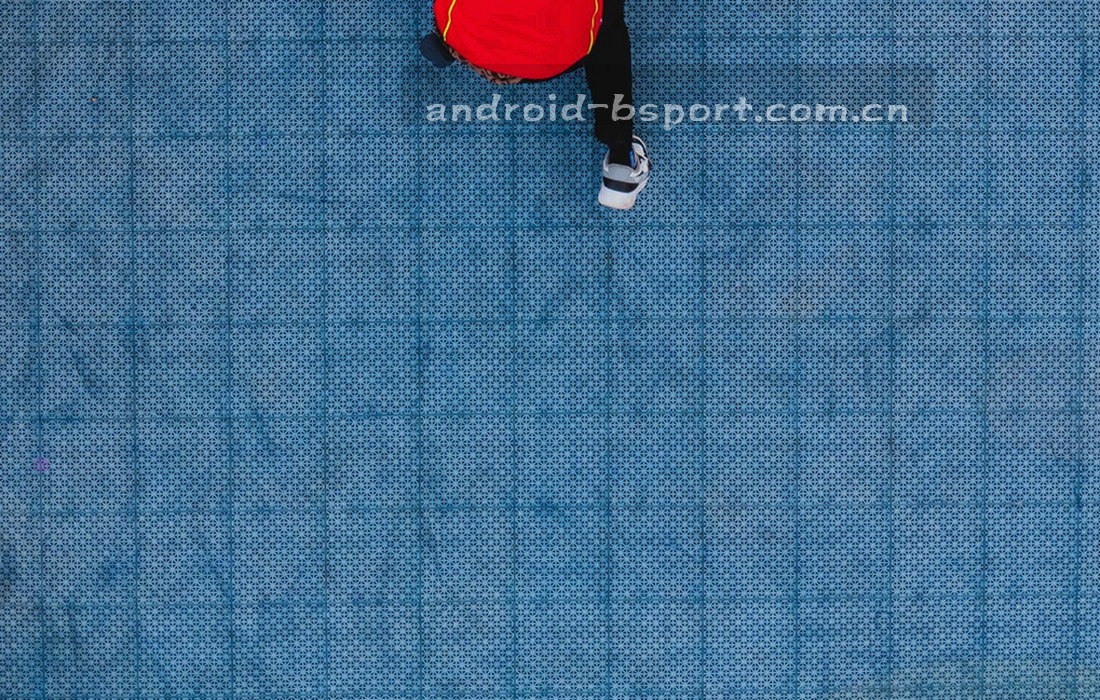 彩色标签与联赛名称剪影组合成收藏夹视觉